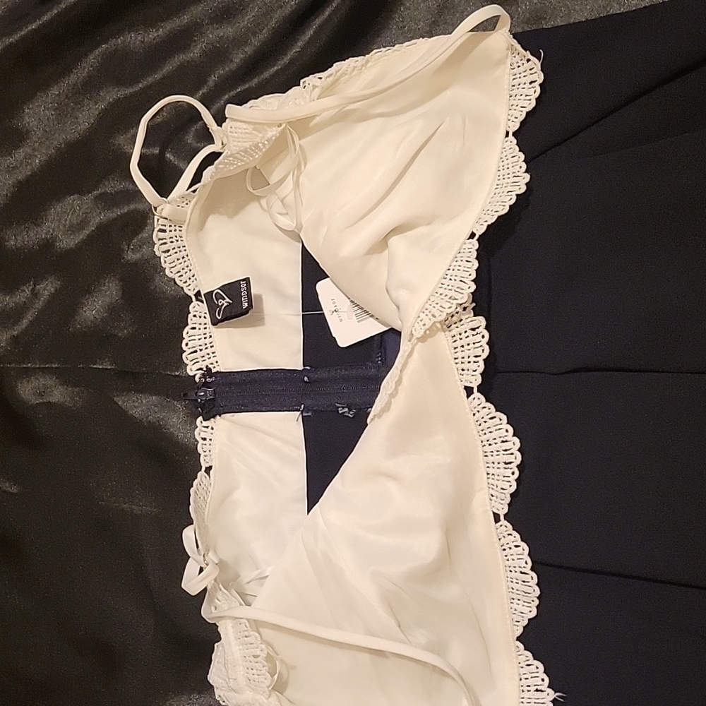Dress - Picture 13 of 16